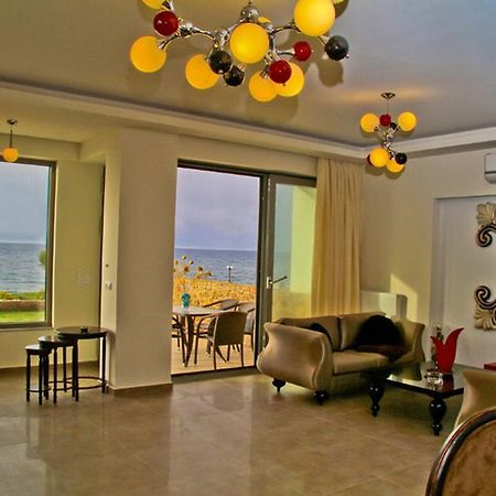 Sea View Beachfront Villa Peri Гувес Екстер'єр фото