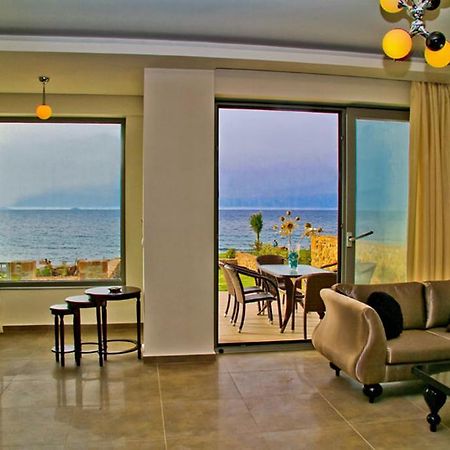 Sea View Beachfront Villa Peri Гувес Екстер'єр фото