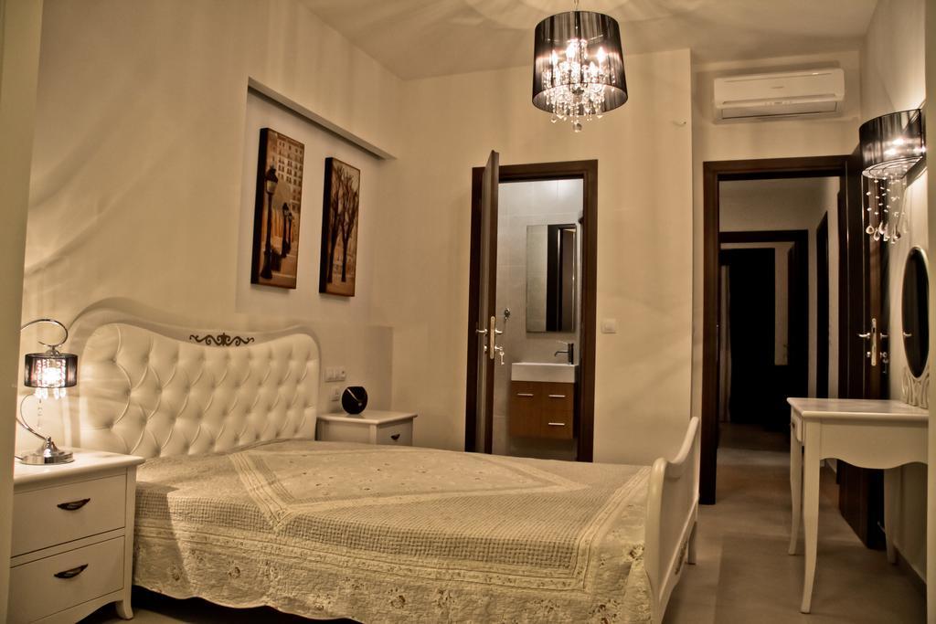 Sea View Beachfront Villa Peri Гувес Екстер'єр фото