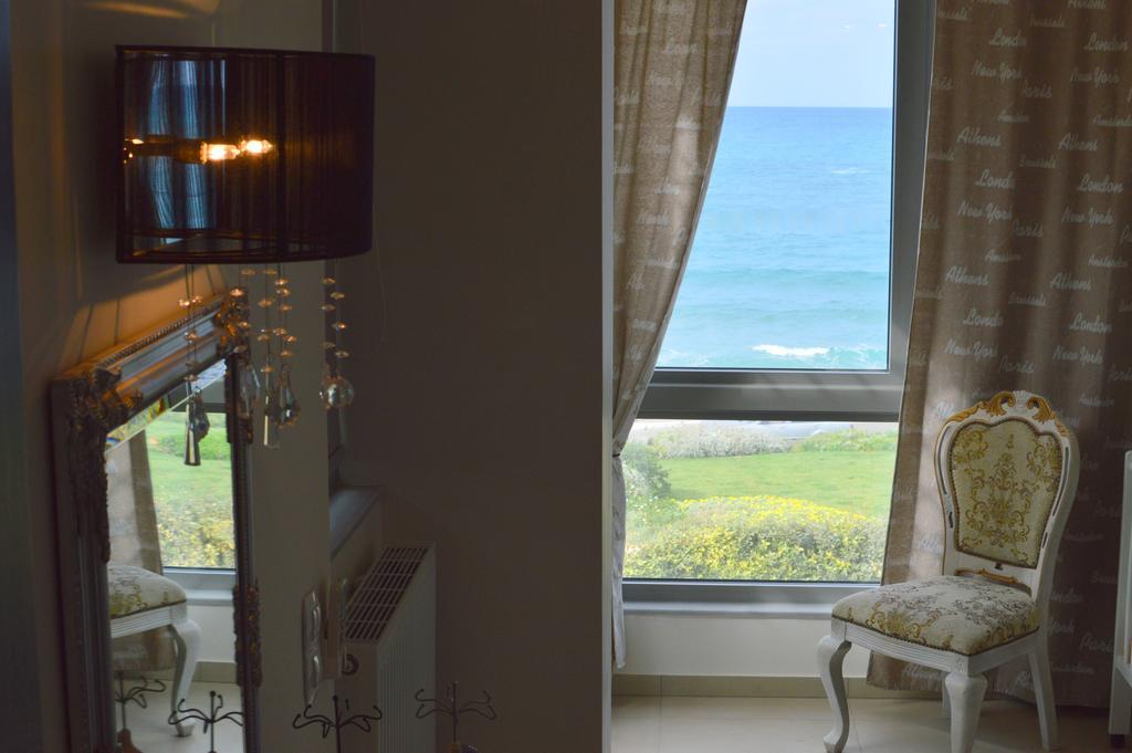 Sea View Beachfront Villa Peri Гувес Екстер'єр фото