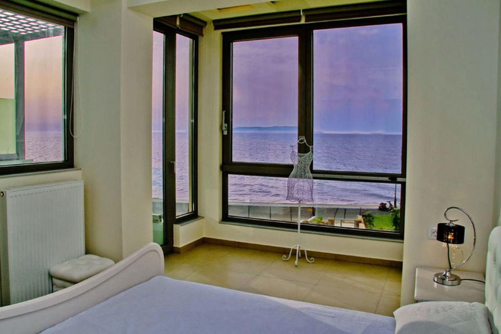 Sea View Beachfront Villa Peri Гувес Екстер'єр фото