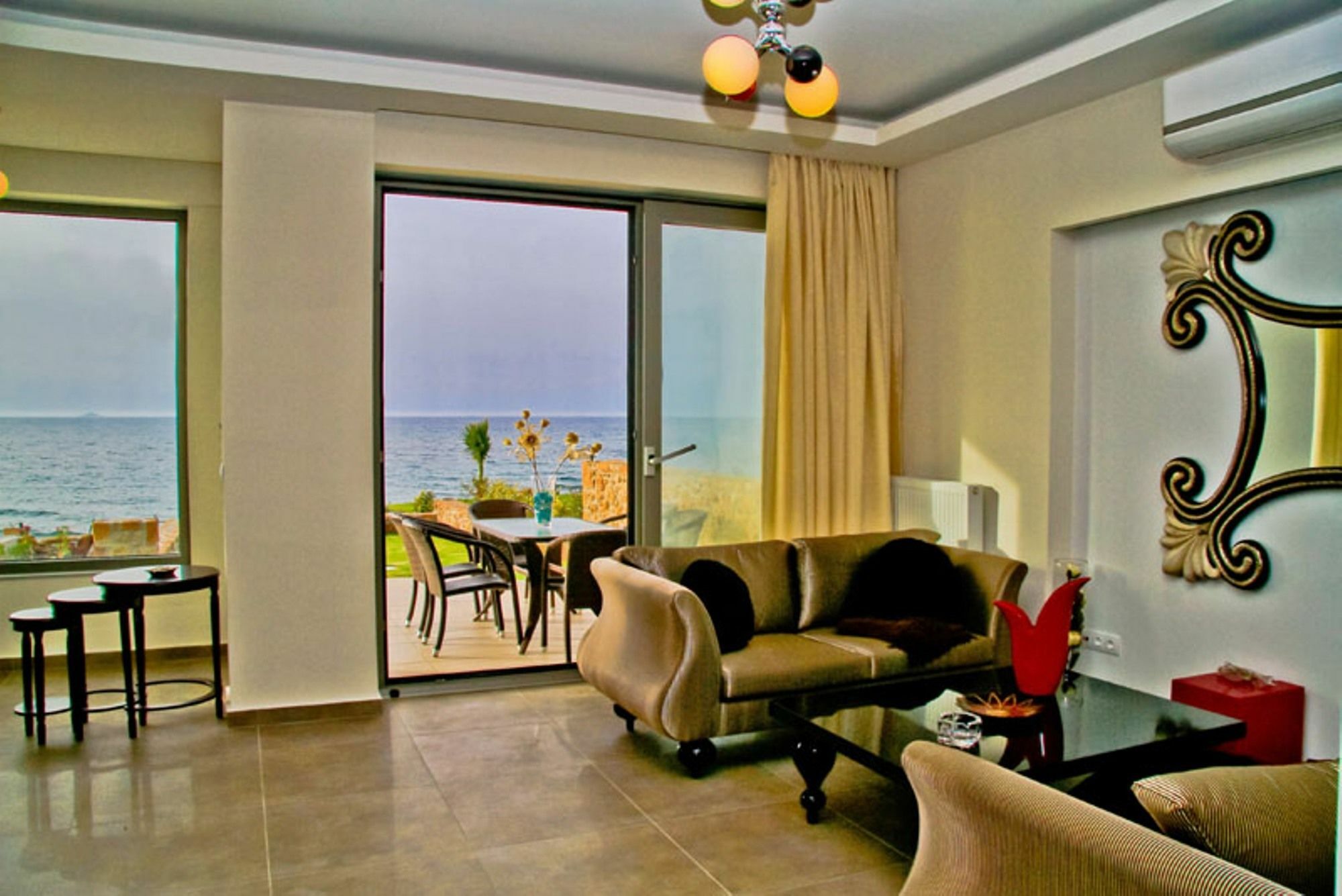 Sea View Beachfront Villa Peri Гувес Екстер'єр фото